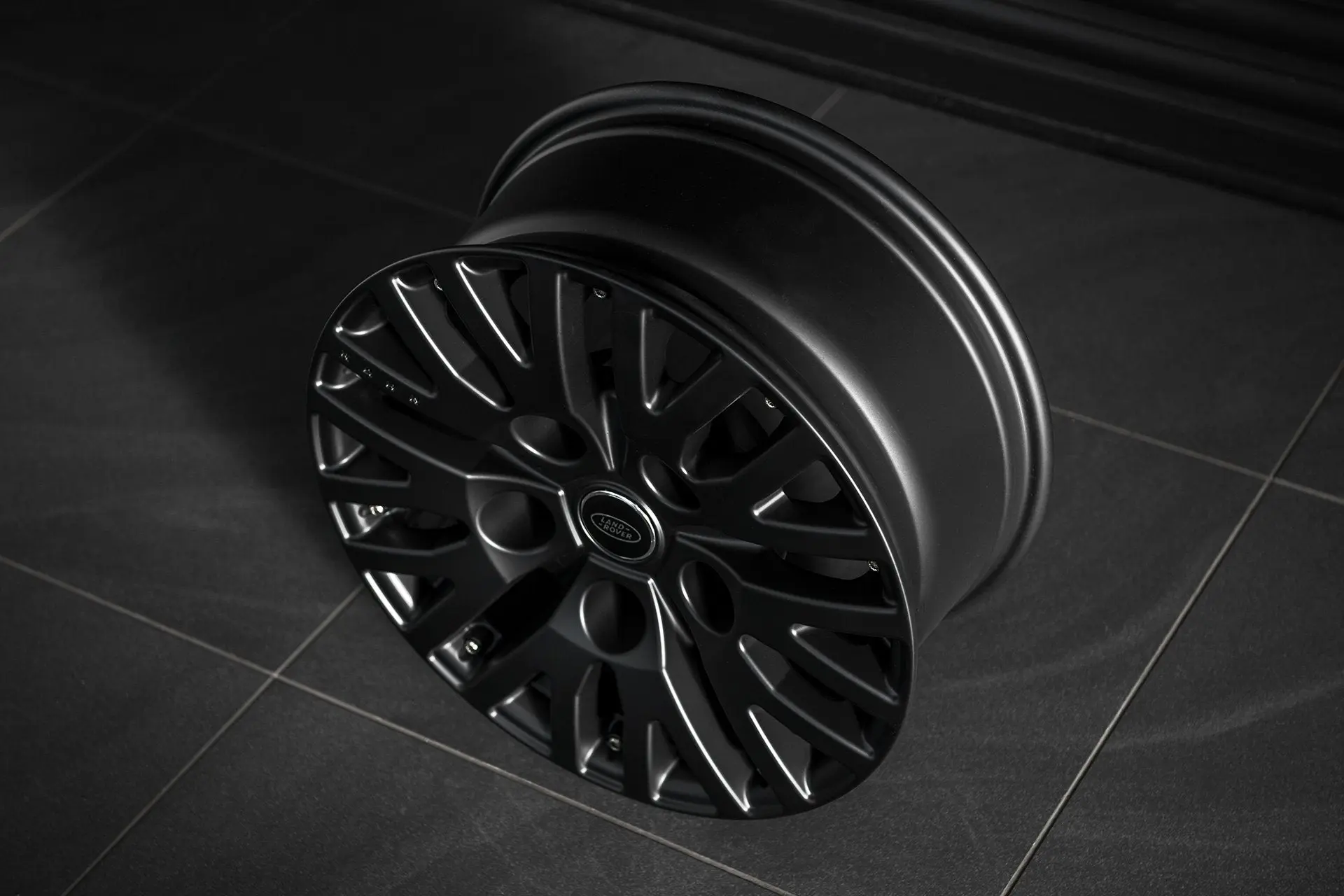 Land Rover Defender (1991-2016) Alloy Wheels - 1983 - Image 4